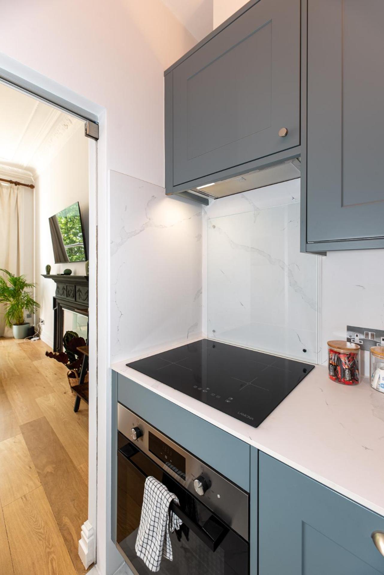 2-Bedroom Victorian Apartment In Kensington Лондон Экстерьер фото