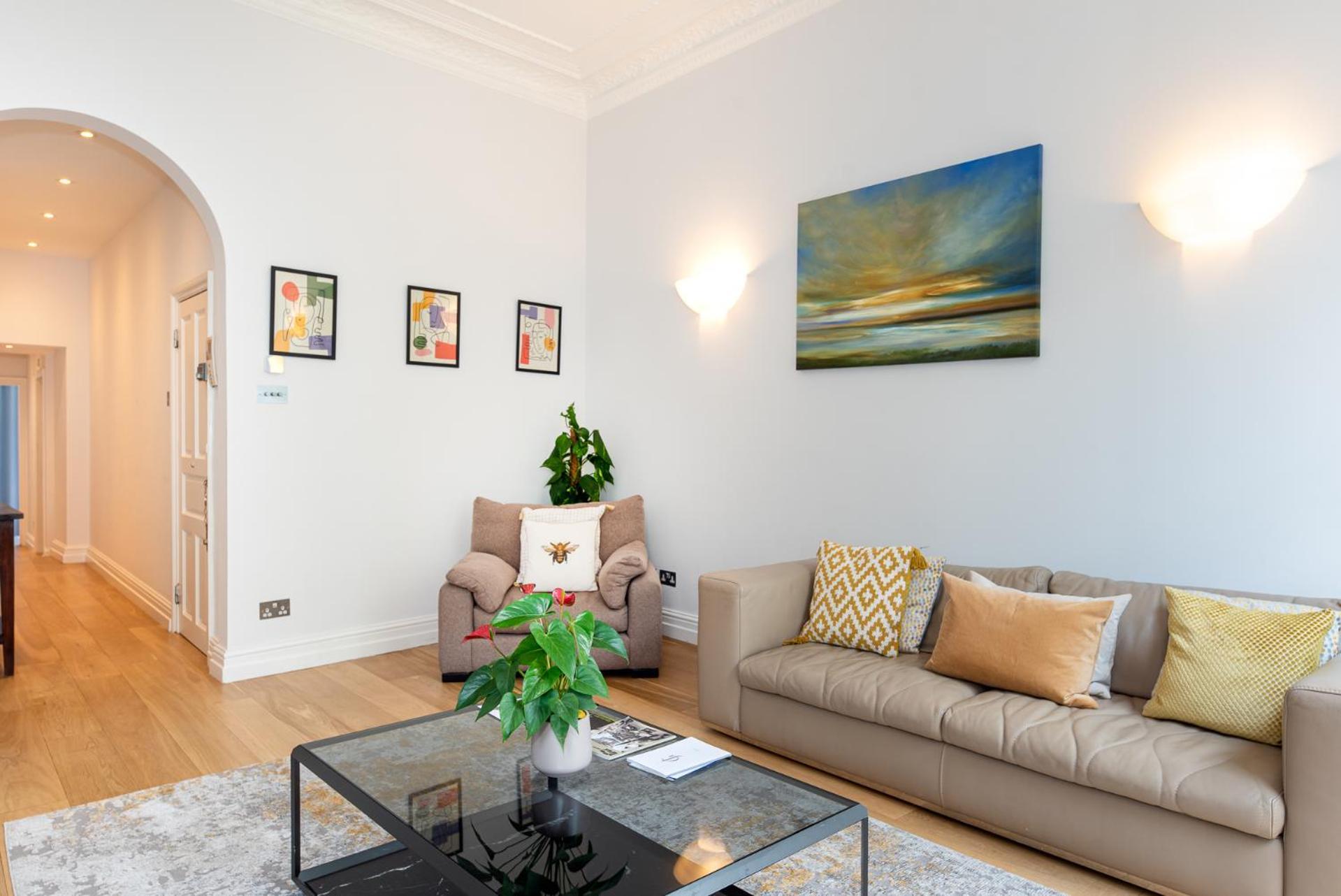 2-Bedroom Victorian Apartment In Kensington Лондон Экстерьер фото