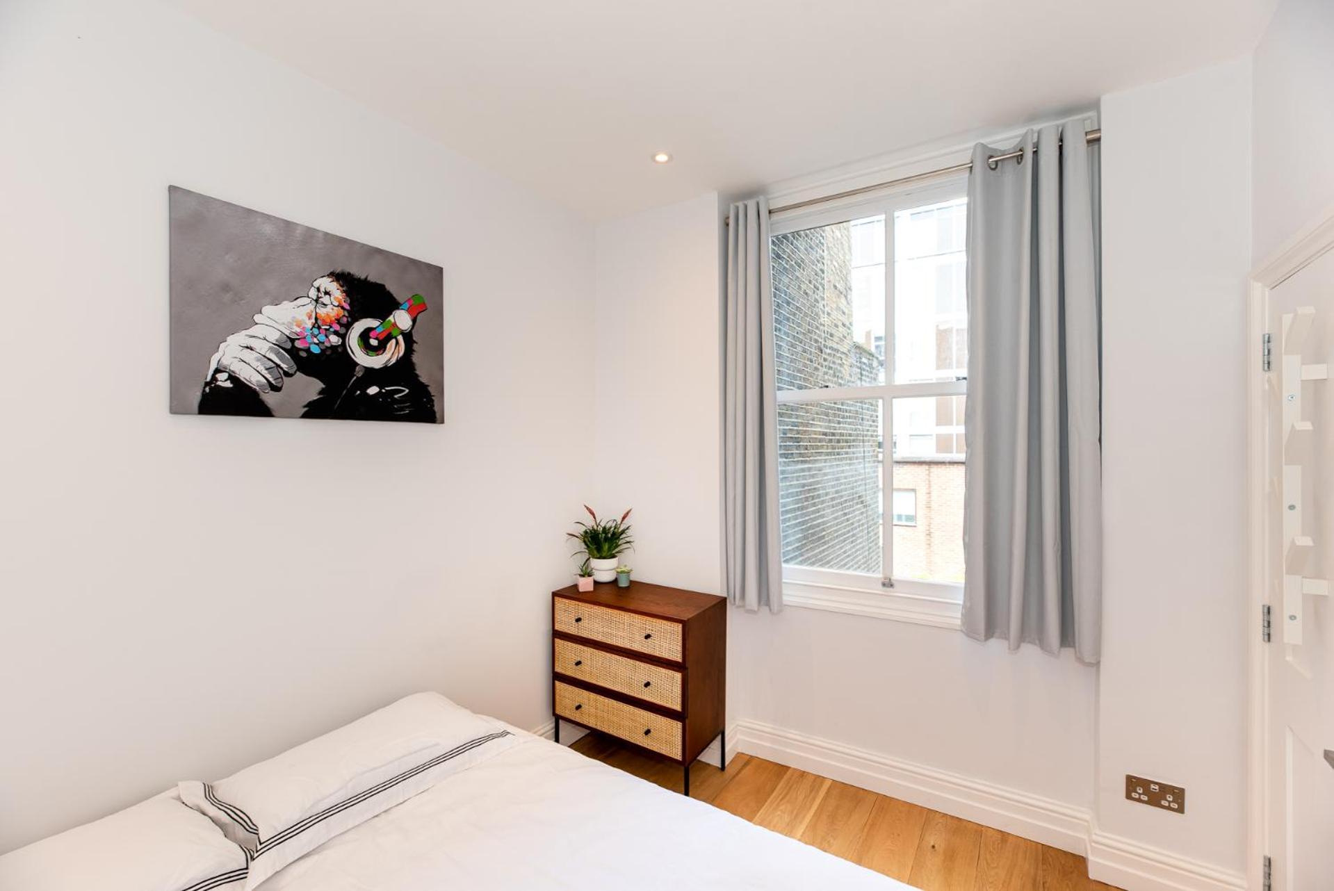 2-Bedroom Victorian Apartment In Kensington Лондон Экстерьер фото