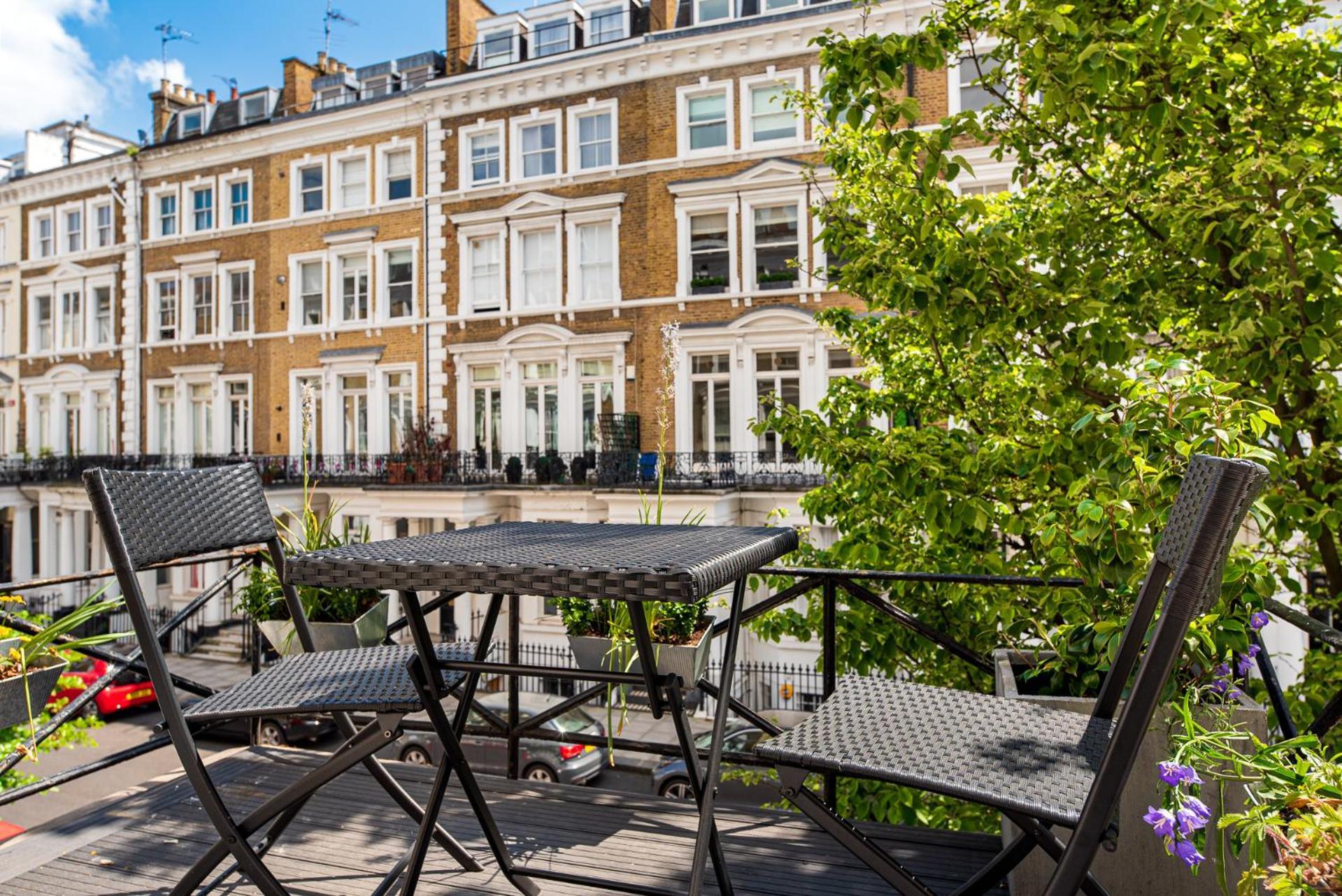 2-Bedroom Victorian Apartment In Kensington Лондон Экстерьер фото